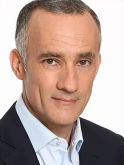 Quel est le prénom de ce journaliste français actif sur TF1 et LCI dont le nom en verlan est Leaubou ?