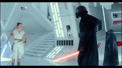 14. Rey vs Kylo Ren (premier combat).

Rey affronte Kylo Ren dans l'épisode IX. Le combat ne cesse d'alterner dans des lieux différents. À un moment, que détruit Rey avec son sabre laser ?