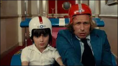 Dans le film "Le Jouet" réalisé par Francis Veber, qui incarne le jouet que désire avoir un jeune garçon ?