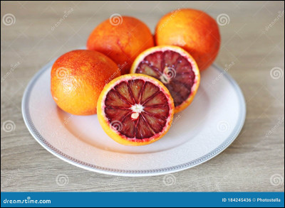 De quelle couleur lintérieur de cette orange est-il ?