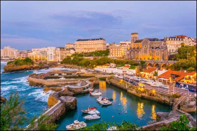 Quelle ville ne se situe pas en France ?