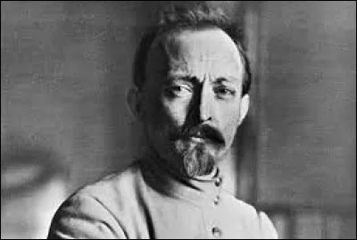 Ce 20 d&eacute;cembre, les Bolcheviks cr&eacute;ent la Tch&eacute;ka, police politique plac&eacute;e sous la responsabilit&eacute; de F&eacute;lix Dzerjinski pour combattre les ennemis du r&eacute;gime : c'&eacute;tait en ...