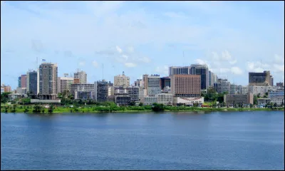 Quelle ville est la capitale économique de la Côte d'Ivoire ?
