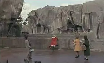 Où se rendent-ils ensuite pour faire effacer toute trace du cadavre en morceaux ?