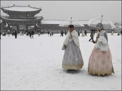 On change d'exemple. Tu t'appelle Léa maintenant. Comment écris-tu ton nom en coréen ?