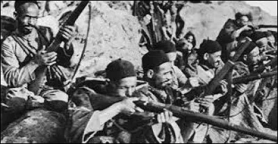 Ce 21 juillet, dans la guerre du Rif, une troupe espagnole est mise en déroute par les Marocains ; c'est le "désastre d'Anoual" pour les Espagnols et un symbole de la lutte anticoloniale pour les Marocains : c'était en ...