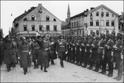 Ce 21 mars, l'Allemagne s'empare de Memel, ancienne ville libre de la Baltique, lituanienne depuis 1923 et revendiquée par Hitler : c'était en ...