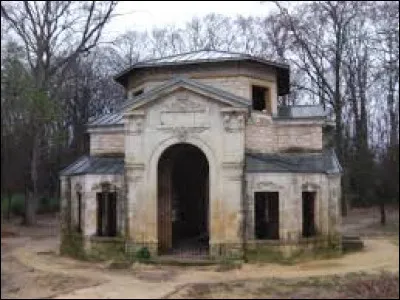 Nous sommes en Occitanie devant le pavillon des thermes de Fontclaude, à Juvignac. Ville de la métropole Montpelliéraine, elle se situe dans le département ...
