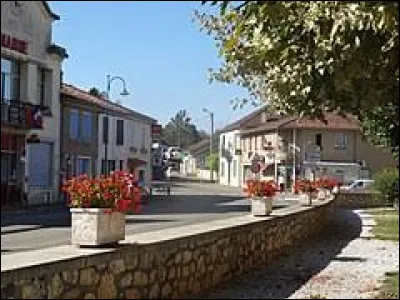 Montestruc-sur-Gers, traversé par le Gers, l'Aulouse et l'Ousse, est un village situé dans l'ex région ...