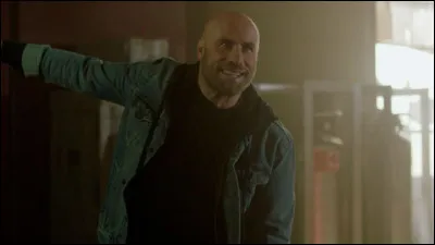 Cette comédie d'action avec Travolta est...