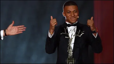 En quelle année Mbappé a-t-il remporté le trophée Kopa ?