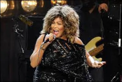 Tina Turner, célèbre chanteuse ayant obtenu le titre de 'Queen of Rock & Roll' est-elle encore en vie ? (février 2024)