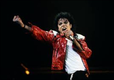 Michael Jackson, célèbre pour ses nombreux tubes et son moonwalk est-il encore en vie ? (février 2024)
