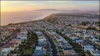 Cette ville californienne de 100 000 habitants est situ&eacute;e au sud de San Francisco :
