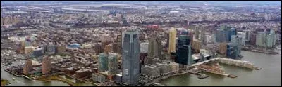 Cette ville de 290 000 habitants, situ&eacute;e dans la banlieue ouest de New York, dans l'&Eacute;tat du New Jersey, c'est ...