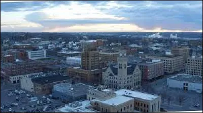 Bord&eacute;e par le Missouri, quatri&egrave;me ville de l'Iowa avec 80 000 habitants, c'est ...