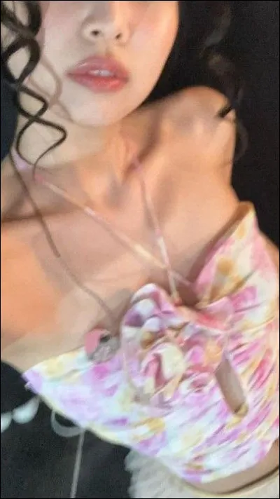 Comment sont les yeux de Jennie ?