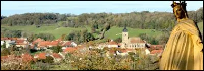 Village du Grand-Est, sur le plateau de Langres, Neuilly-l'Évêque se situe dans le département ...