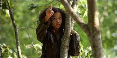 Avec qui Katniss forme-t-elle sa première alliance lors des Jeux ?