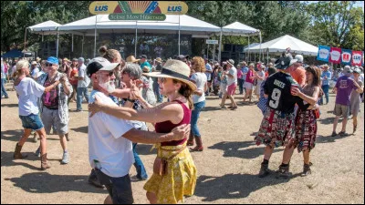 Qui a interprété "Les Acadiens" ?
