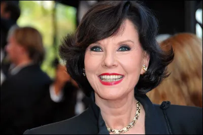 Rappelez-vous cette speakerine qui riait tout le temps. Comment se prénomme-t-elle ?