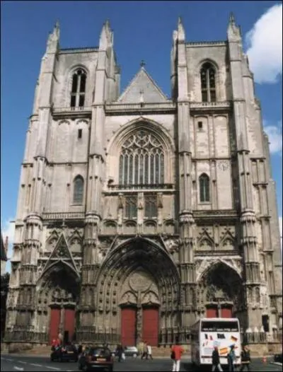 Dans quelle ville se trouve cette glise ?