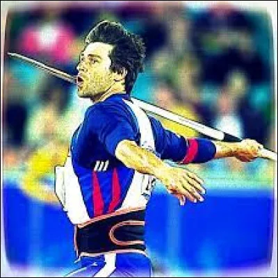 Qui détient le record du lancer de javelot ?