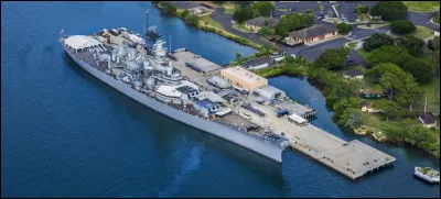 Comment s'appelait la base américaine qui a subi des attaques japonaises ?