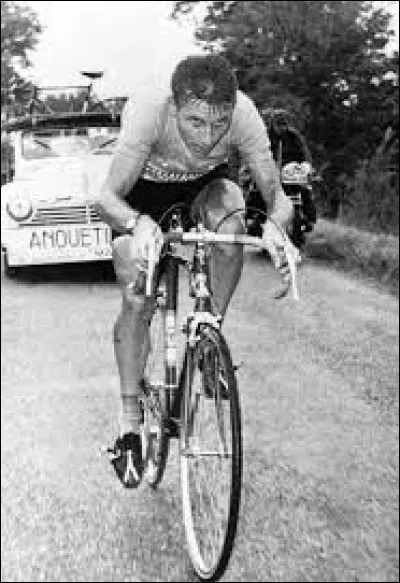 Combien de fois Jacques Anquetil a-t-il remporté le tour de France ?