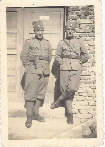 Quelle est la nationalité de ces deux soldats ?