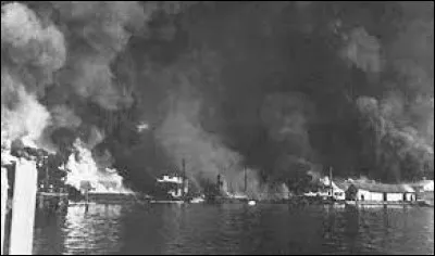 Ce 23 novembre, le bombardement de la ville et du port de Haiphong par la marine française marque le début de la guerre d'Indochine : c'était en ...