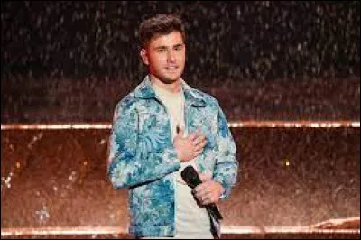 Quelle chanson a été interprétée par Julien ?