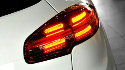 J'ai oublié de mettre mon clignotant dans le carrefour à sens giratoire. Heureusement, personne ne m'a vu. Qu'aurais-je risqué si un agent avait assisté à la scène ?