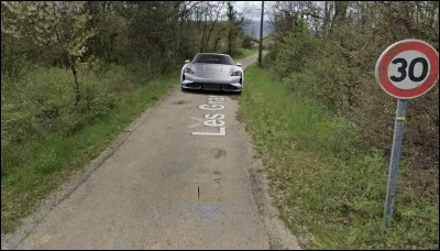 En montant ce chemin de montagne,...