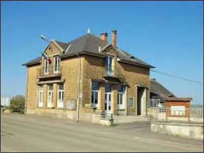Nous terminons cette promenade à Tannay. Village de l'arrondissement de Vouziers, il se situe dans le département ...