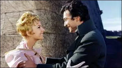 Dans ces deux films, quelle actrice italienne joue le rôle de l'Anglaise Margaret Carruthers ?