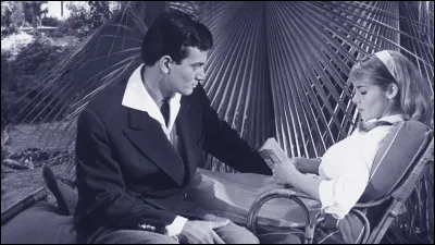 Il a tenu son premier rôle important en 1960 dans ce film, où il était le notaire Miguel : c'est ...