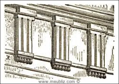 Élément d'ornement de l'architecture grecque associé aux métopes :
