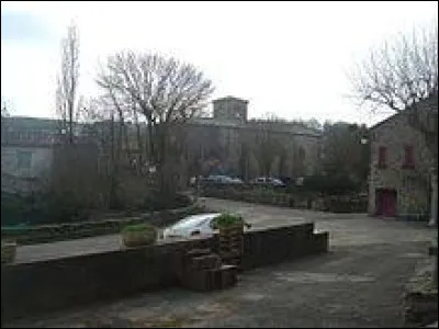 Je vous emmène maintenant dans les Corbières, à Bouisse. Ville de l'arrondissement de Narbonne, traversé par le Lauquet, il se situe dans le département ...