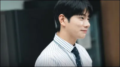 Comment le petit copain de Ji-won s'appelle-t-il ?