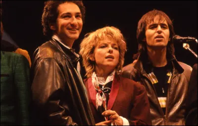 A quel pays est dédiée l'association "Chanteurs sans frontières" créée en 1985 ?