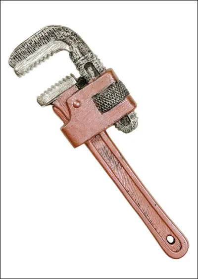 Aujourd'hui restauré, consolidé, plus solide que jamais, le donjon du château disparu regarde la place du vieux marché où une colonne marque l'endroit où fut brûlée vive Jeanne d'Arc, à l'âge de 19 ans. Où était-ce ?