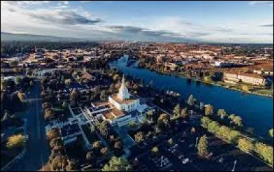Dans quel Etat se trouve la ville d'Idaho Falls, 64 000 habitants, arrosée par la Snake river ?