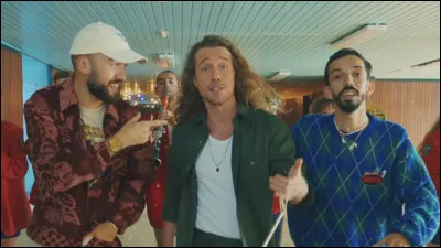 Combien de temps a duré la pause médiatique des frères le temps d'écrire leur quatrième album ?