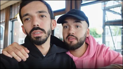 Pouvez-vous compléter un bout de la chanson ''Je Suis'' ?
 ''Je suis gelé, j'enchaîne les verres et les hivers
Pour se rassurer les passants doivent tous penser que l'on hiberne
[...]
Entre ce type et mon chien, je me demande de qui j'suis le plus proche...".