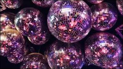 Quel groupe a chanté "September" dans les années 70 ?