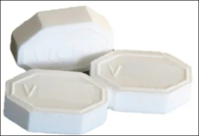 Quelle ville française est la seule à produire des pastilles alcalines qui favorisent la digestion ?