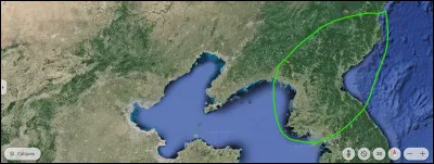 Où se trouve la capitale du pays entouré en vert ?