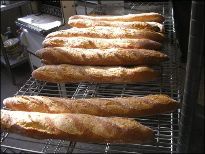 Le boulanger a cuit ces baguettes de [...] !