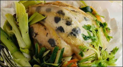 À laquelle de ces mères chez qui Bocuse avait travaillé dans sa jeunesse devait-il la recette de la fameuse poularde demi-deuil en vessie ?